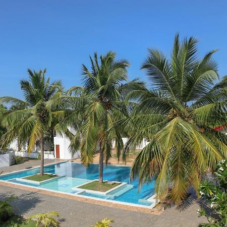 Reddalf'S Holiday Resorts Baía de Arugam Exterior foto