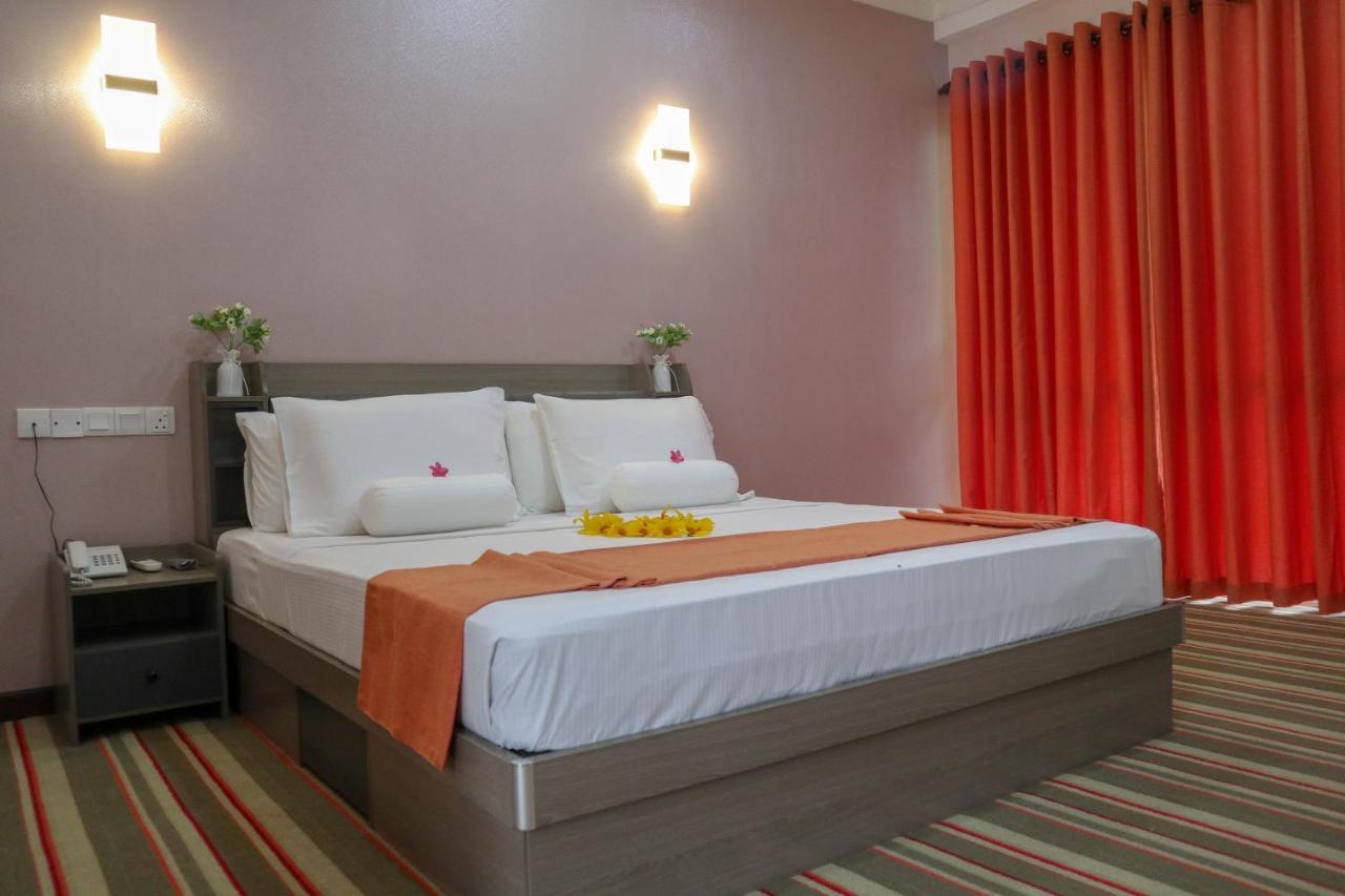 Reddalf'S Holiday Resorts Baía de Arugam Exterior foto